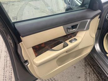 Jaguar XF 3.0d S V6 Premium Luxury Auto Euro 5 4dr