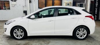 Hyundai i30 1.6 CRDi Style Nav Auto Euro 5 5dr