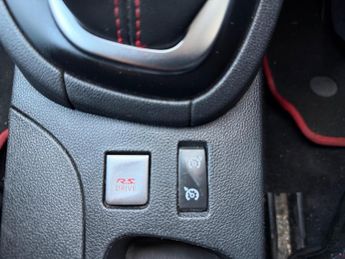 Renault Clio 1.6 TCe Renaultsport Nav Trophy Auto Euro 6 (s/s) 5dr