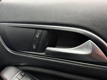 Mercedes-Benz GLA 2.1 GLA200d AMG Line 7G-DCT Euro 6 (s/s) 5dr