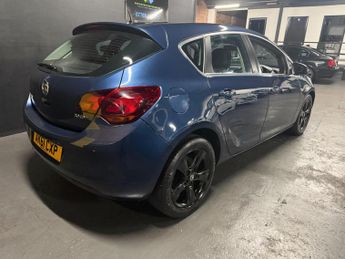 Vauxhall Astra 2.0 CDTi SRi Auto Euro 5 5dr