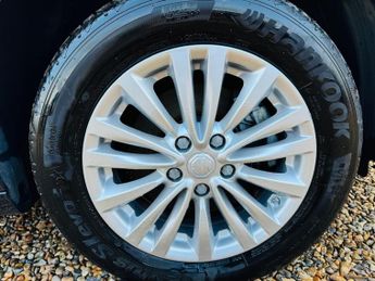 MG MG5 61.1kWh Exclusive Long Range Auto 5dr