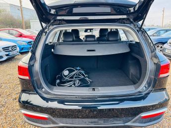 MG MG5 61.1kWh Exclusive Long Range Auto 5dr