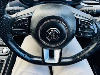 MG MG5 61.1kWh Exclusive Long Range Auto 5dr