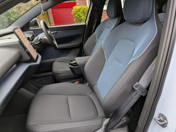 Volvo EX30 Twin Performance 69kWh Plus Auto AWD 5dr