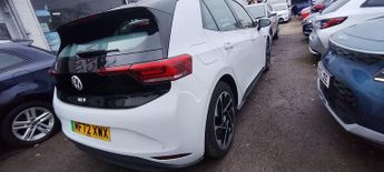 Volkswagen ID.3 Pro 58kWh Life Hatchback 5dr Electric Auto (145 ps)