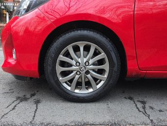 Toyota Yaris 1.33 Dual VVT-i Icon Multidrive S Euro 6 5dr (Safety Sense)
