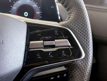 Nissan ARIYA 63kWh Advance SUV 5dr Electric Auto 7.4kW (217 ps)