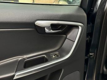 Volvo XC60 2.4 D5 R-Design Lux Nav Auto AWD Euro 6 (s/s) 5dr