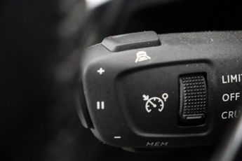 Peugeot 3008 1.6 13.2kWh Allure Premium e-EAT 4WD Euro 6 (s/s) 5dr