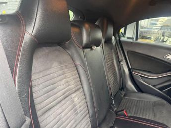 MERCEDES-BENZ A CLASS 2.1 A200d AMG Line (Premium) Hatchback 5dr Diesel 7G-DCT Euro 6 