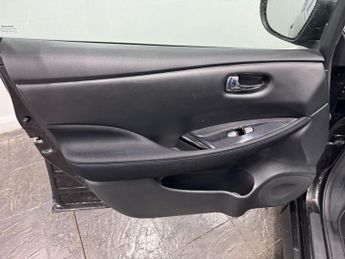 Nissan Leaf 40kWh Acenta Auto 5dr