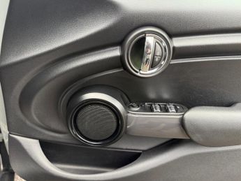 MINI Hatch 1.5 Cooper Classic Steptronic Euro 6 (s/s) 5dr