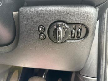 MINI Hatch 1.5 Cooper Classic Steptronic Euro 6 (s/s) 5dr