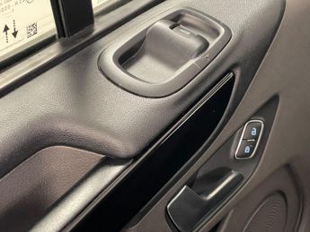 Ford Transit Custom 1.0 340 EcoBoost 13.6kWh Limited Auto L1 H1 Euro 6 5dr