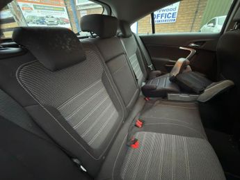 Vauxhall Insignia 2.0 CDTi SRi Euro 5 5dr