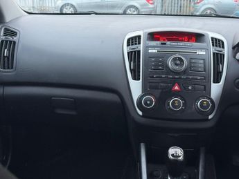 Kia Ceed 1.6 CRDi EcoDynamics 2 Sports Wagon Euro 5 (s/s) 5dr