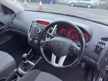 Kia Ceed 1.6 CRDi EcoDynamics 2 Sports Wagon Euro 5 (s/s) 5dr