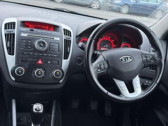 Kia Ceed 1.6 CRDi EcoDynamics 2 Sports Wagon Euro 5 (s/s) 5dr