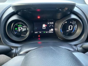 Toyota Yaris 1.5 VVT-h Design E-CVT Euro 6 (s/s) 5dr