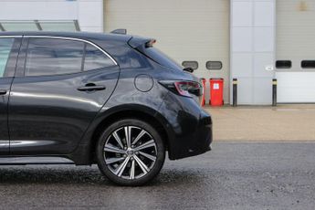 Toyota Corolla 1.8 VVT-h Design CVT Euro 6 (s/s) 5dr