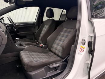 Volkswagen Golf 1.4 TSI 8.7kWh GTE DSG Euro 6 (s/s) 5dr