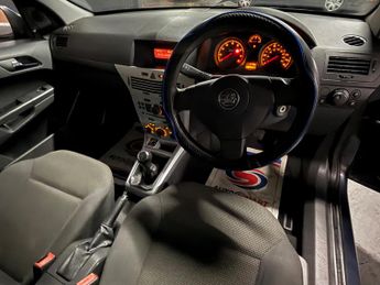 Vauxhall Astra 1.4i 16v Life 5dr