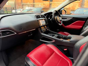 Jaguar F-PACE 2.0 D180 R-Sport Auto AWD Euro 6 (s/s) 5dr