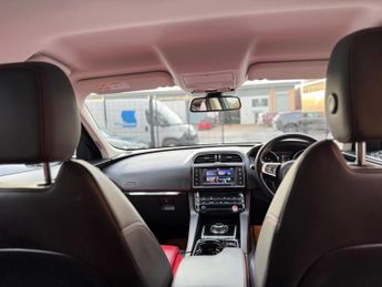 Jaguar F-PACE 2.0 D180 R-Sport Auto AWD Euro 6 (s/s) 5dr