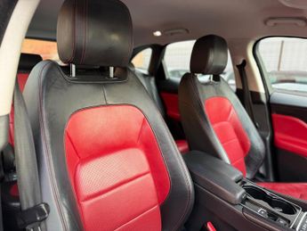 Jaguar F-PACE 2.0 D180 R-Sport Auto AWD Euro 6 (s/s) 5dr