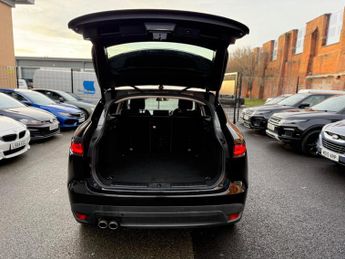 Jaguar F-PACE 2.0 D180 R-Sport Auto AWD Euro 6 (s/s) 5dr