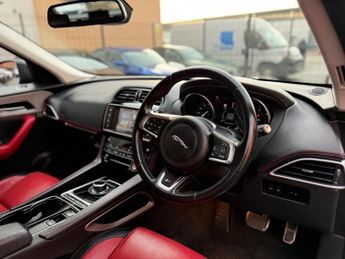 Jaguar F-PACE 2.0 D180 R-Sport Auto AWD Euro 6 (s/s) 5dr