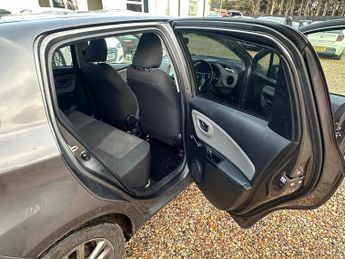 Toyota Yaris 1.33 Dual VVT-i Icon Multidrive S Euro 5 5dr Euro 5