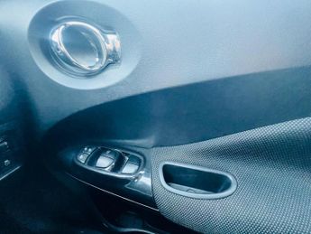 Nissan Juke 1.6 N-Connecta XTRON Euro 6 5dr