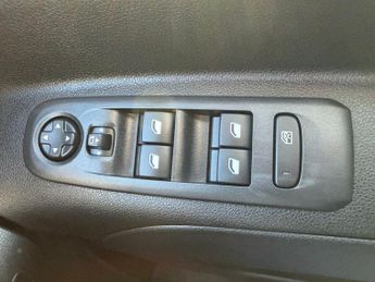 VAUXHALL COMBO LIFE SE XL S/S WAV Conversion