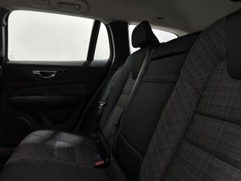 Volvo V60 2.0 B3 MHEV Momentum DCT Auto Euro 6 (s/s) 5dr
