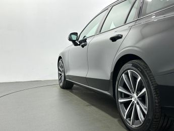 Volvo V60 2.0 B3 MHEV Momentum DCT Auto Euro 6 (s/s) 5dr