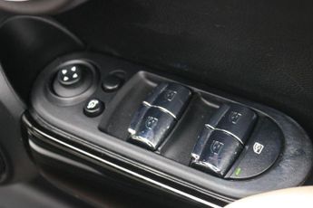 MINI Hatch 1.5 Cooper Exclusive Steptronic Euro 6 (s/s) 5dr