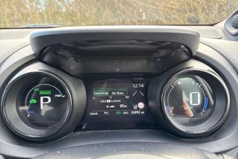 Toyota Yaris 1.5 VVT-h Dynamic E-CVT Euro 6 (s/s) 5dr