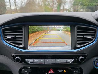 Hyundai IONIQ 1.6 h-GDi Premium SE DCT Euro 6 (s/s) 5dr