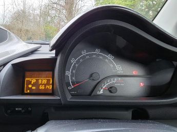 Toyota iQ 1.0 VVT-i 2 Multidrive Euro 5 3dr