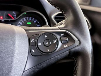 Vauxhall Grandland X 1.6 13.2kWh Business Edition Nav SUV 5dr Petrol Plug-in Hybrid A