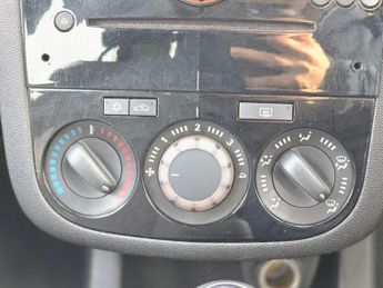 Vauxhall Corsa 1.4 16V SE Auto Euro 5 5dr