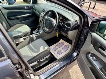 Ford Focus 1.6 Zetec 5dr