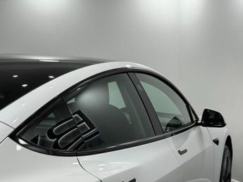 Tesla Model 3 Standard Range Plus Auto RWD 4dr