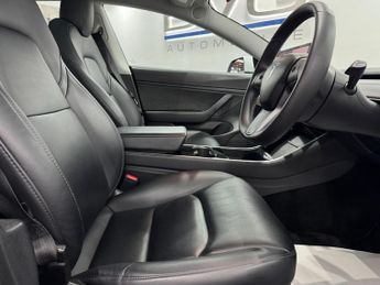Tesla Model 3 Standard Range Plus Auto RWD 4dr