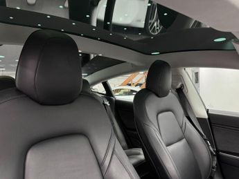 Tesla Model 3 Standard Range Plus Auto RWD 4dr