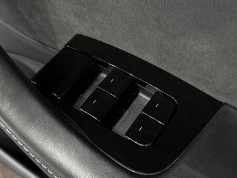 Tesla Model 3 Standard Range Plus Auto RWD 4dr