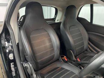 Smart fortwo 17.6kWh Prime (Premium) Auto 2dr (22kW Charger)