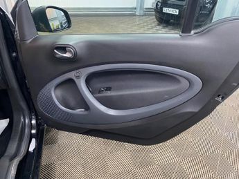 Smart fortwo 17.6kWh Prime (Premium) Auto 2dr (22kW Charger)